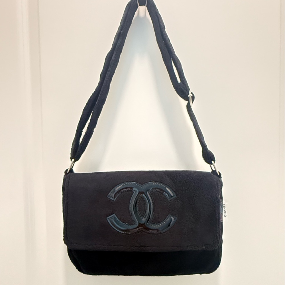 Chic Black Crossbody/ Shoulder Bag (Precision Line) - GWP